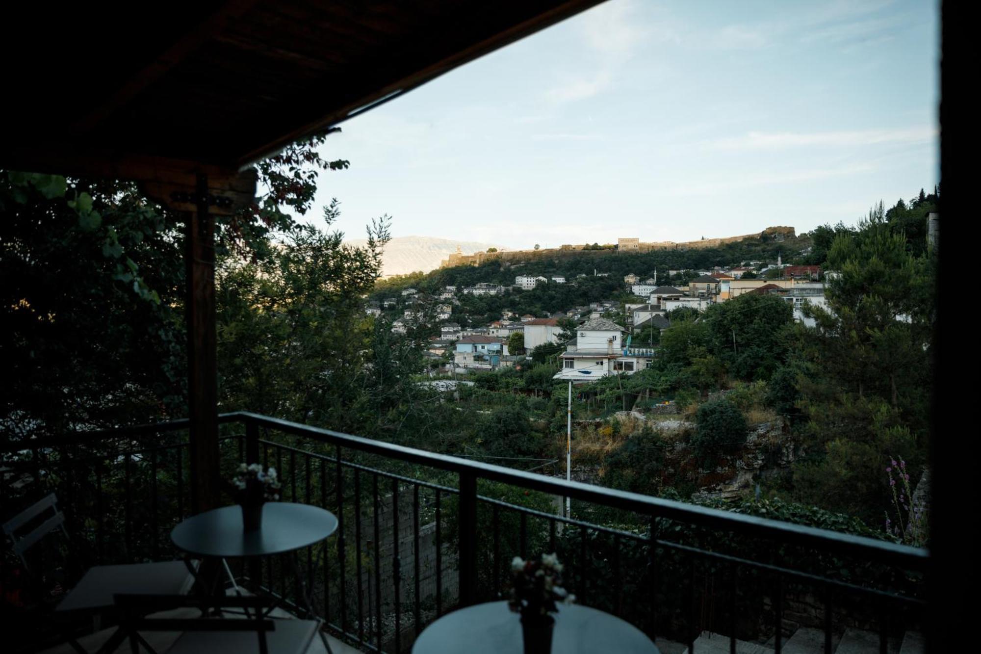 Vila Agimi 65 Gjirokastër Extérieur photo