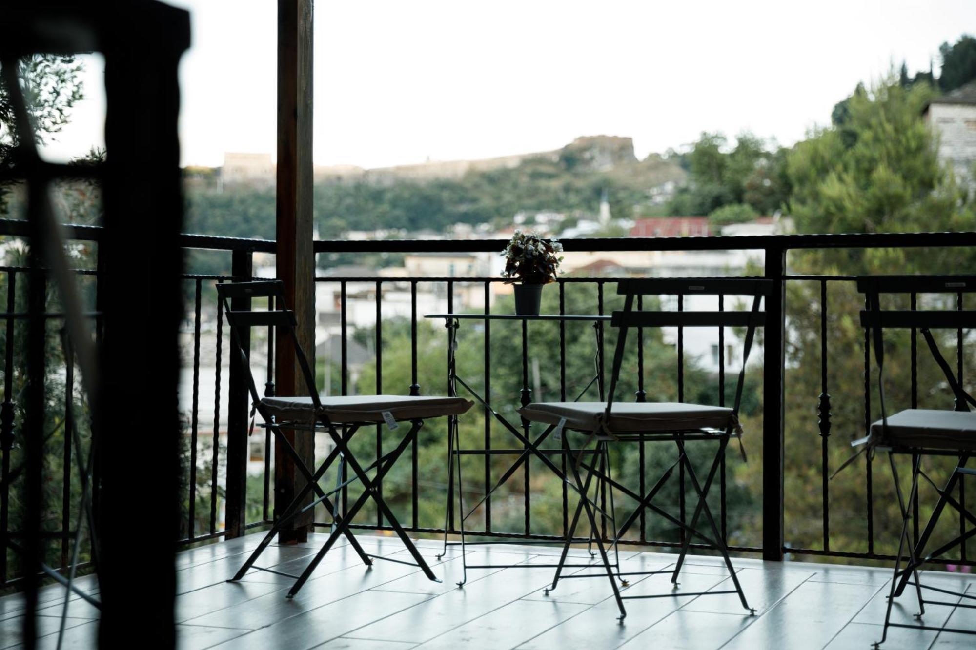 Vila Agimi 65 Gjirokastër Extérieur photo
